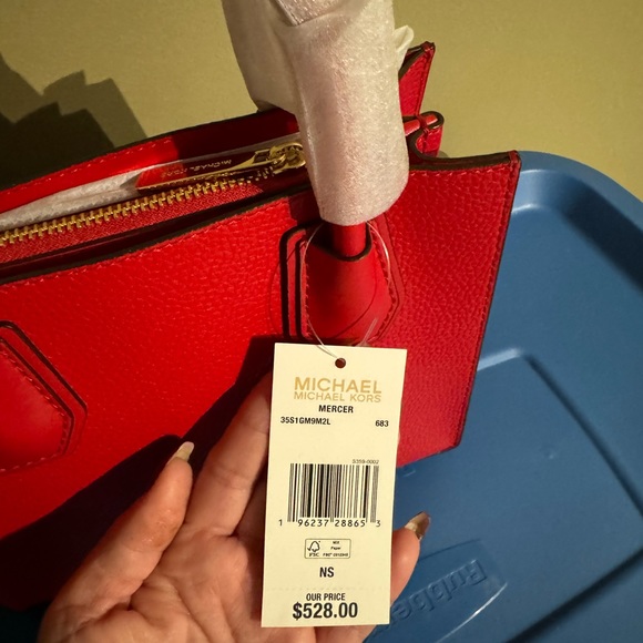 Michael Kors red bag - Picture 2 of 3